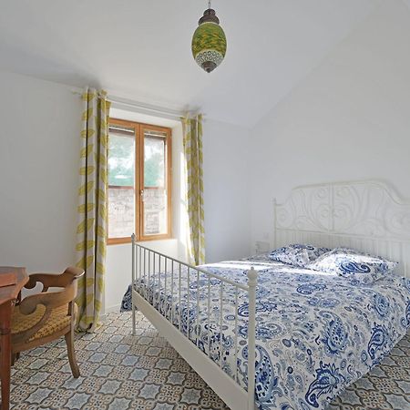 La Cigale - Vieux Village - Charmante Maisonnette Climatisee Avec Jardin Villeneuve-lès-Avignon Exterior foto