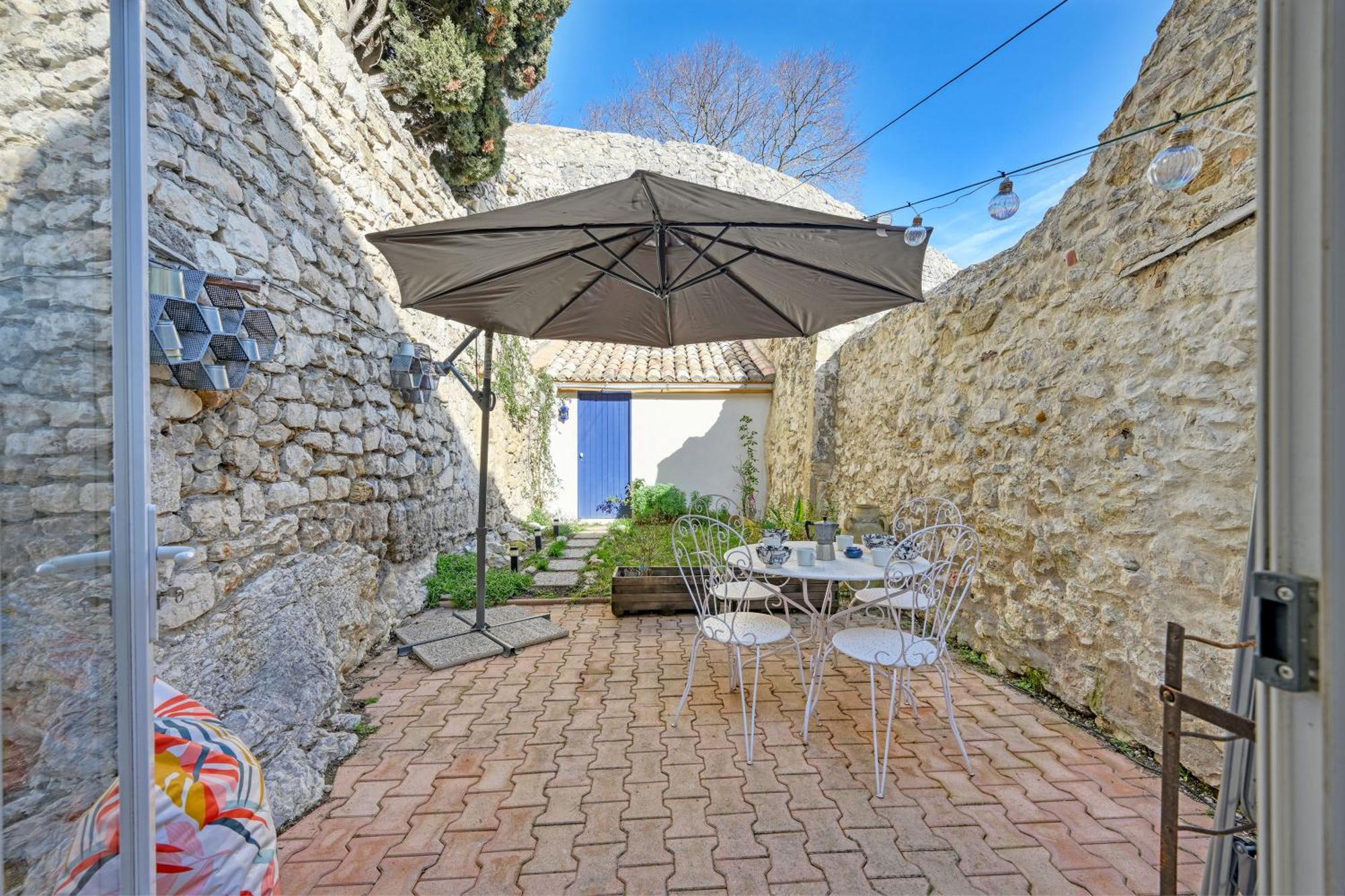 La Cigale - Vieux Village - Charmante Maisonnette Climatisee Avec Jardin Villeneuve-lès-Avignon Exterior foto